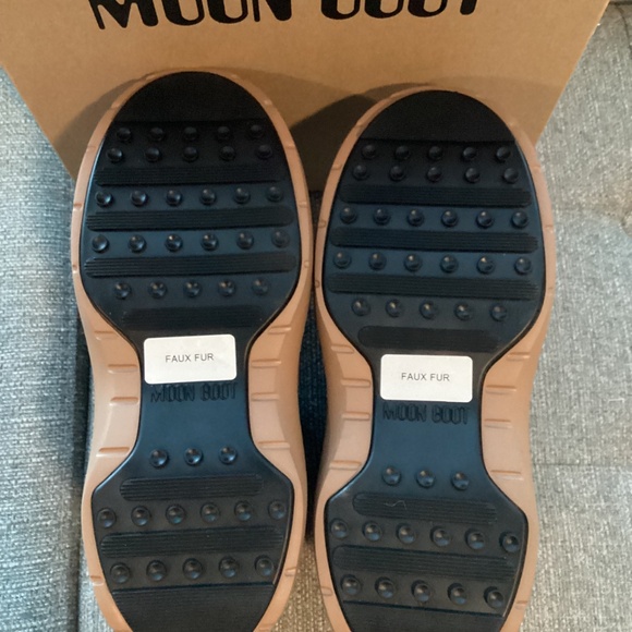 Moon Boot® Luna Low Faux Shearling Lined Boot (Women), size EU 37, $250 - Picture 7 of 15